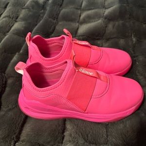 Clove sneakers size 7.5